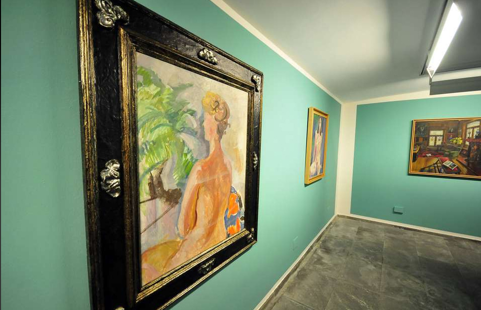 La exposición de Pinturas de Menchu Gal se celebró en Gran Canaria del 4 de octubre al 17 de noviembre de 2012